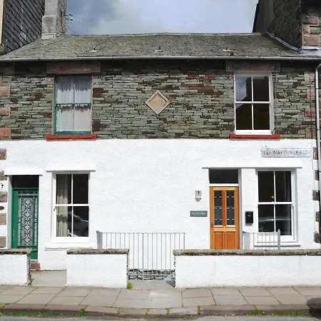 Falcon Crag Ferienhaus *